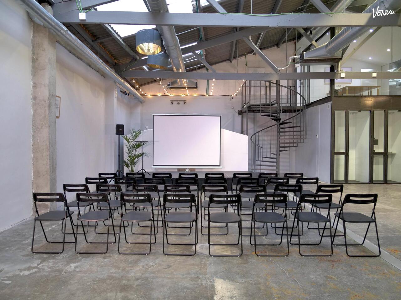 Central Barcelona, venue industrial moderno ideal para eventos de empresa.