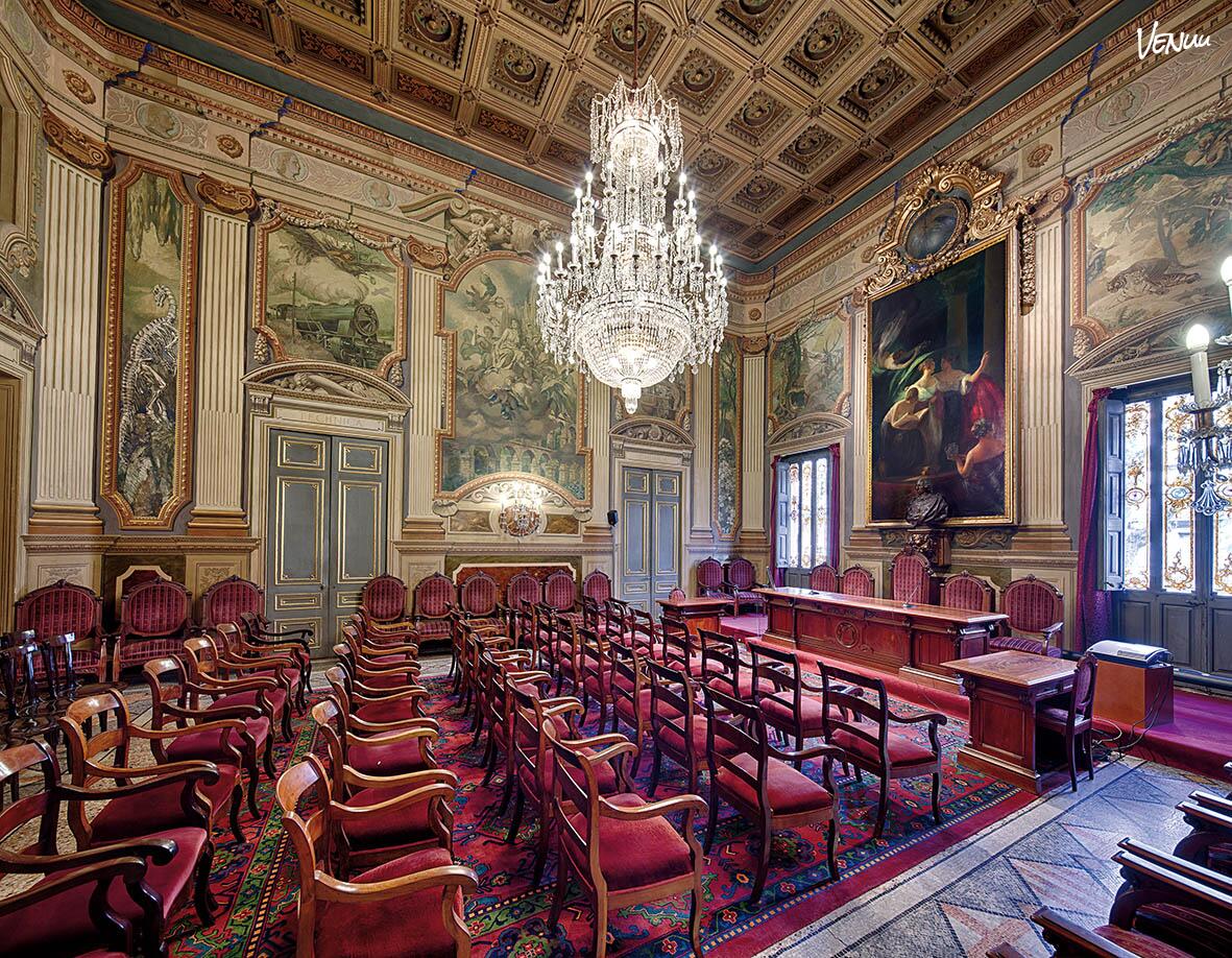 RACAB, salón de actos clásico en Barcelona para conferencias prestigiosas.