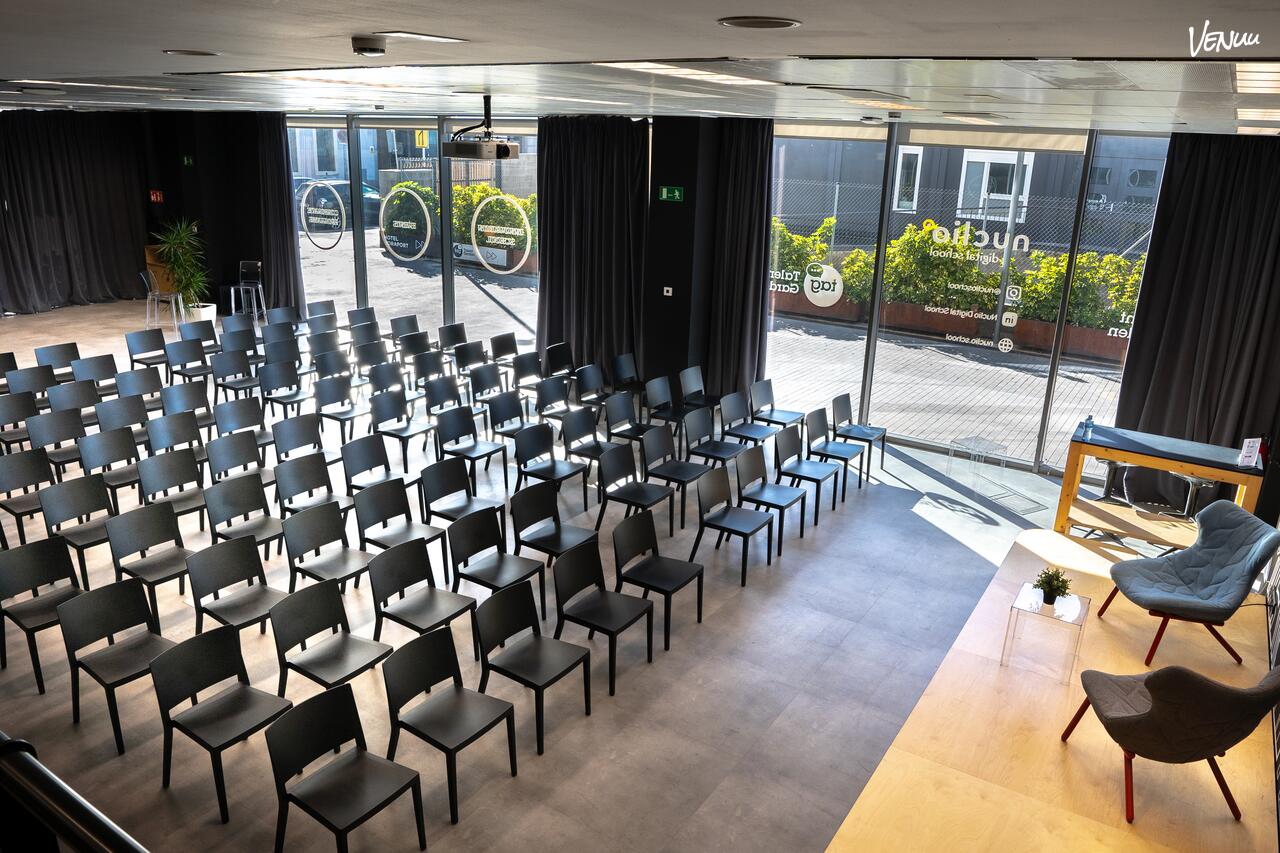 Auditorio de Talent Garden Barcelona, ideal para eventos tecnológicos y creativos.