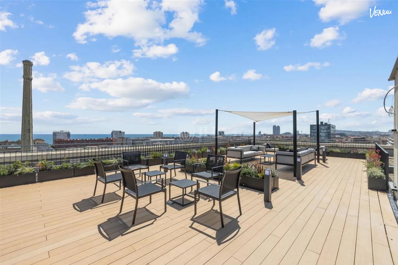 Terraza de CINC Barcelona ideal para fiestas corporativas y networking.