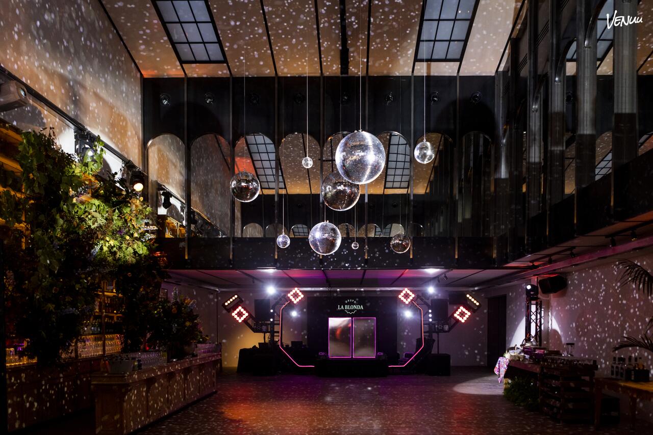 Espacio de estilo industrial La Industrial para bodas modernas en Madrid.