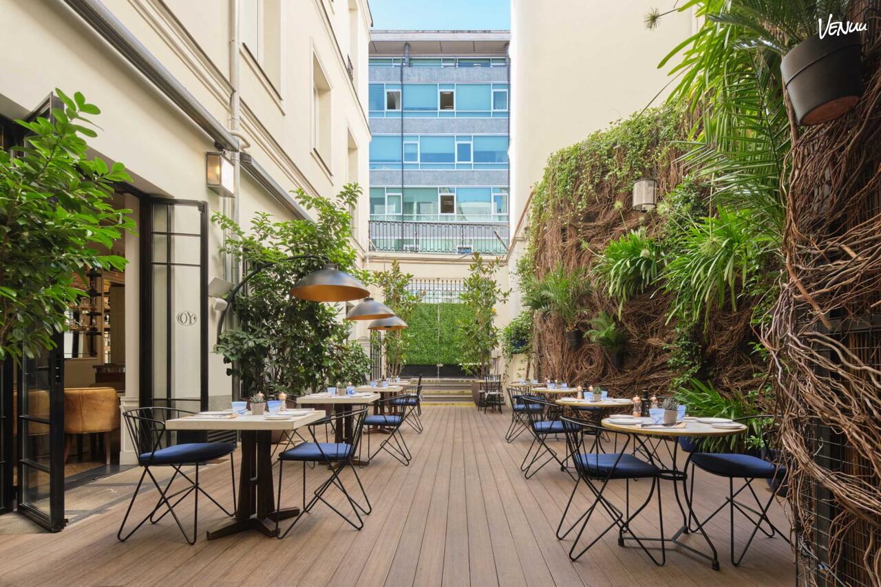 Terraza exterior de Only YOU Boutique Hotel en Madrid para eventos privados.